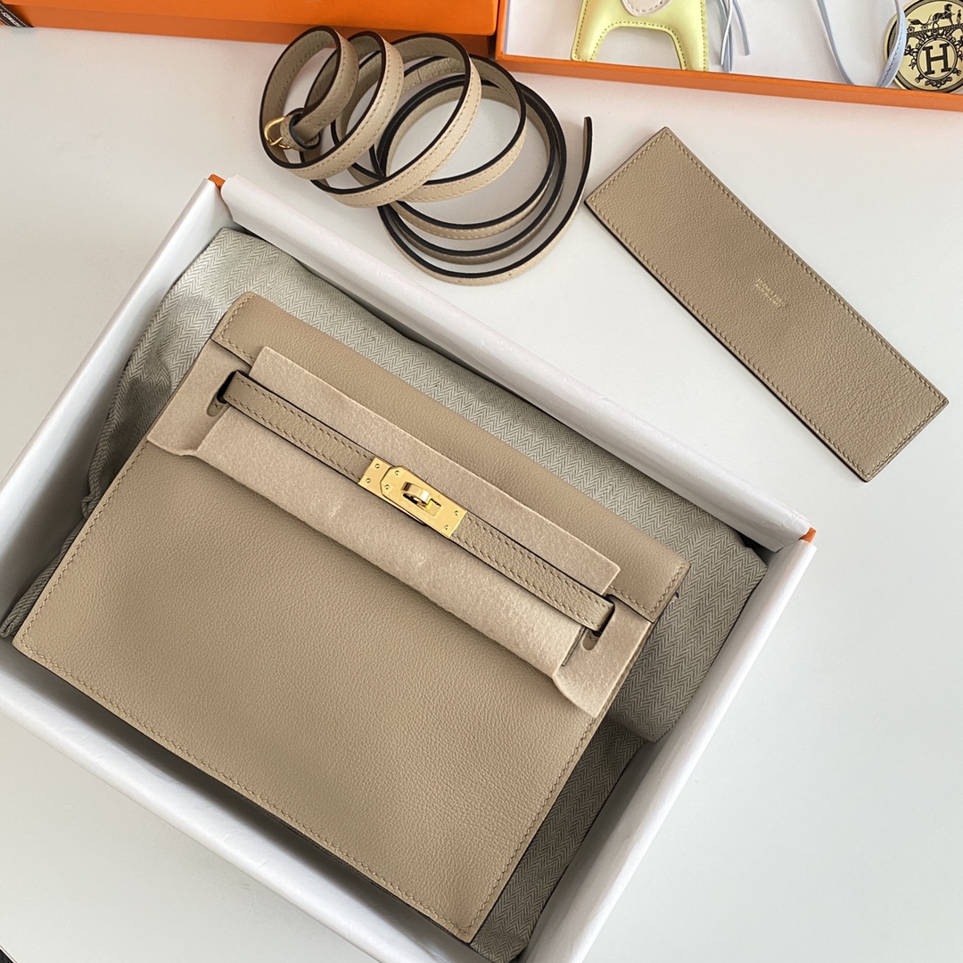 Hermes Kelly Danse Evercolor Bag In Trench Color